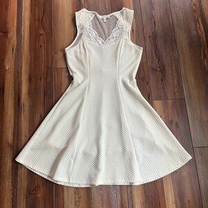 Monteau Los Angeles Fit & Flare Short Ivory Lace Sleeveless Dress Size M